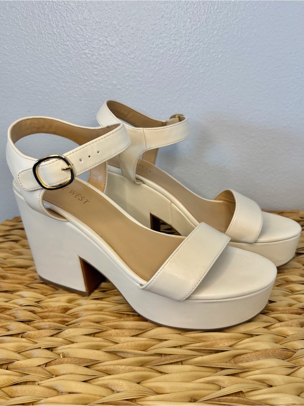 Nine West Platform Ankle Strap Wedge Sandal Heels in White, Size 10